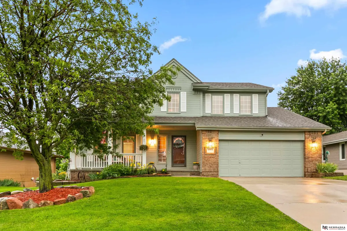 2001 Liberty Lane, Papillion, NE 68133 - #1