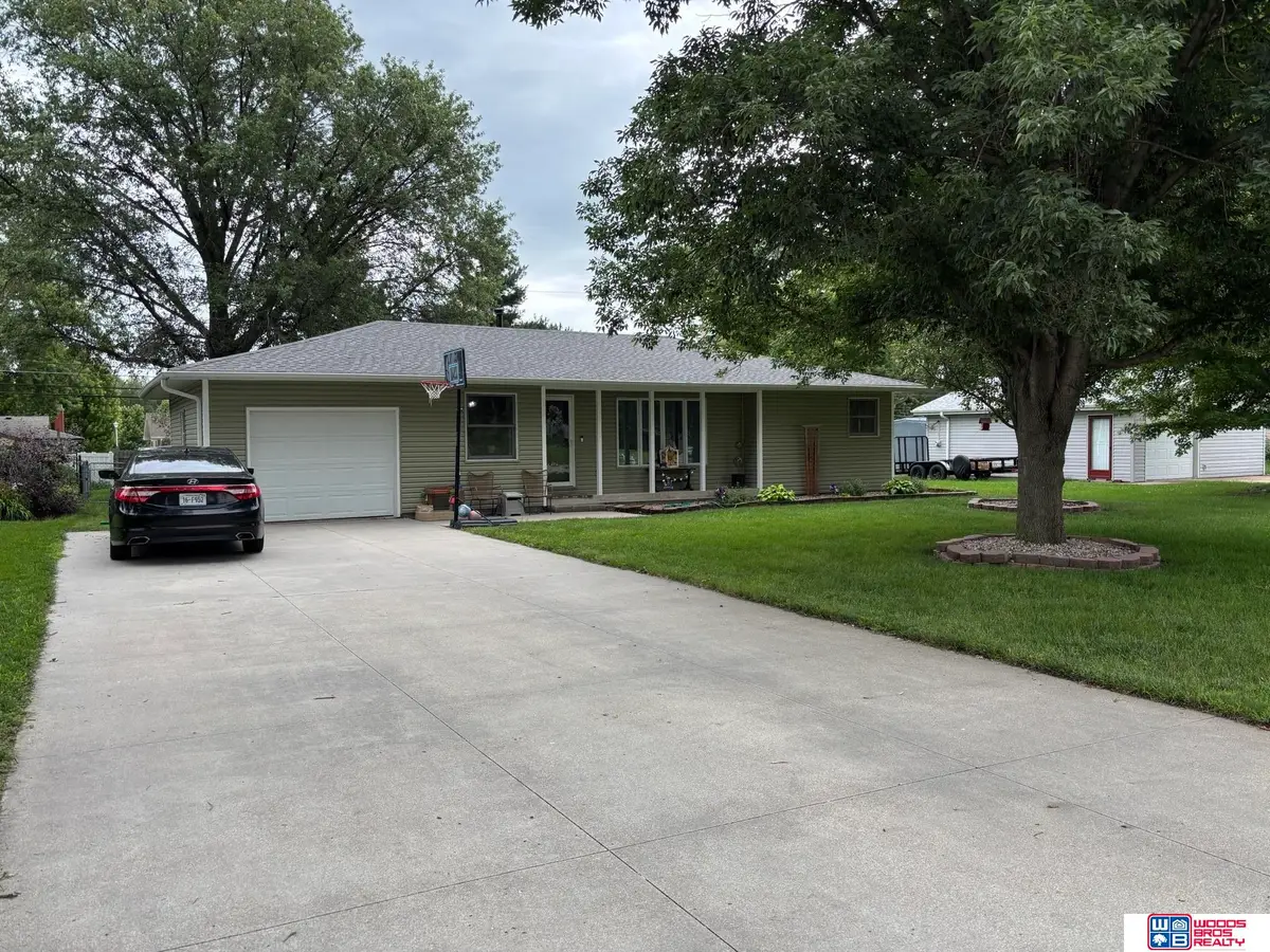 1502 N Columbia Avenue, Seward, NE 68434 - #1