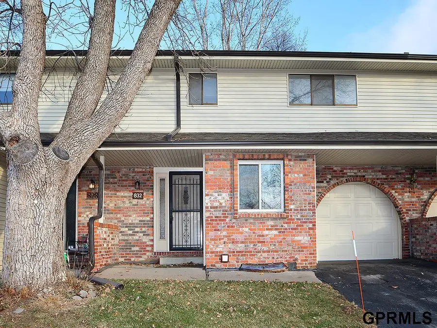 832 N 122 Court, Omaha, NE 68154 - #2