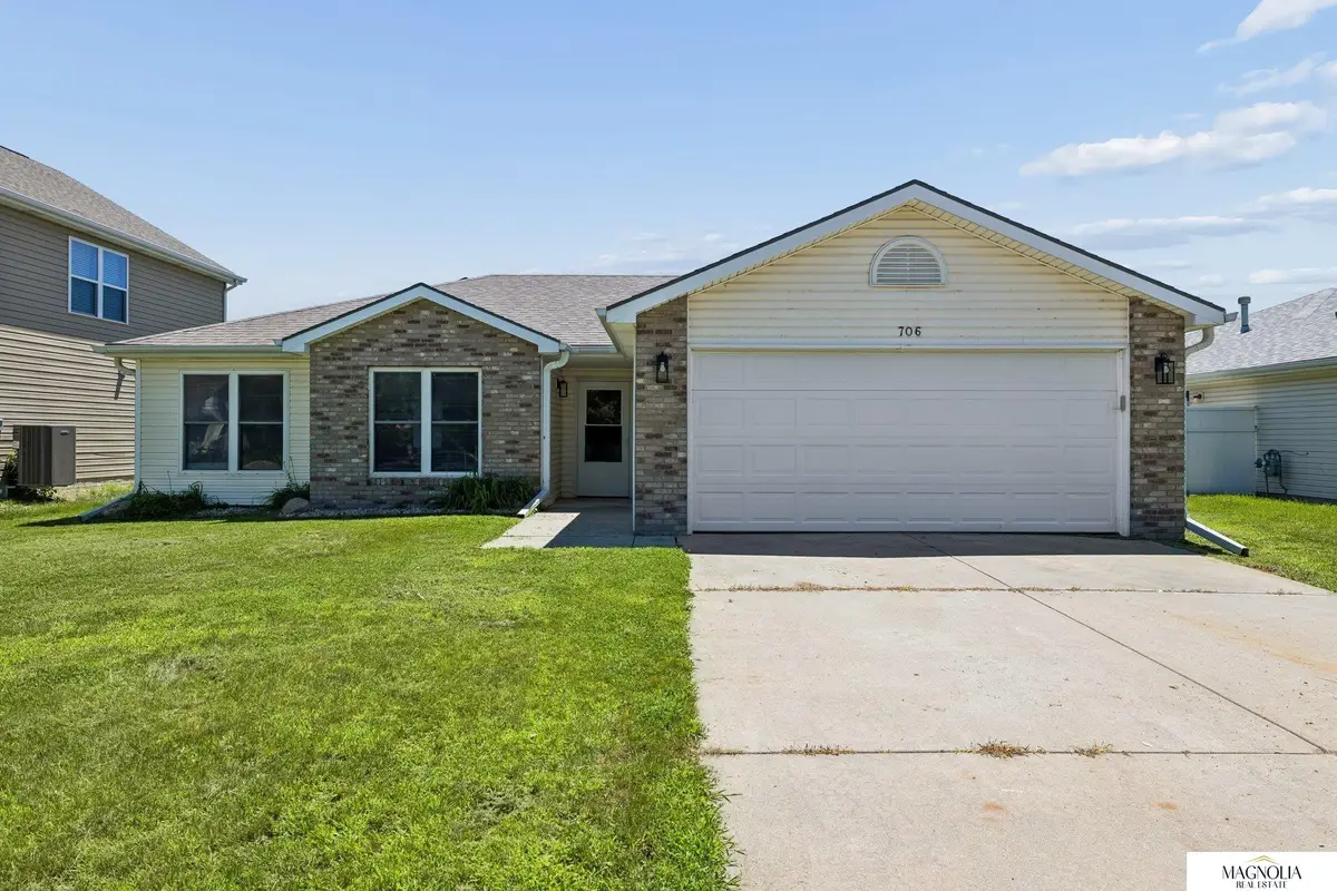 706 Lamont Drive, Lincoln, NE 68528 - #1