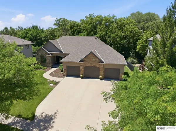3110 N 194 Street, Elkhorn, NE 68022