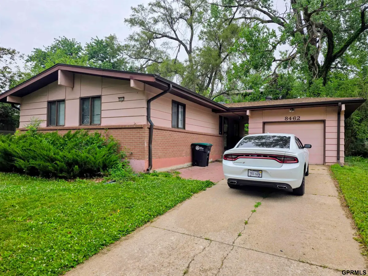 8462 Grand Avenue, Omaha, NE 68134 - #1