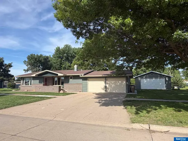 330 Fairview Drive, Aurora, NE 68818-2916