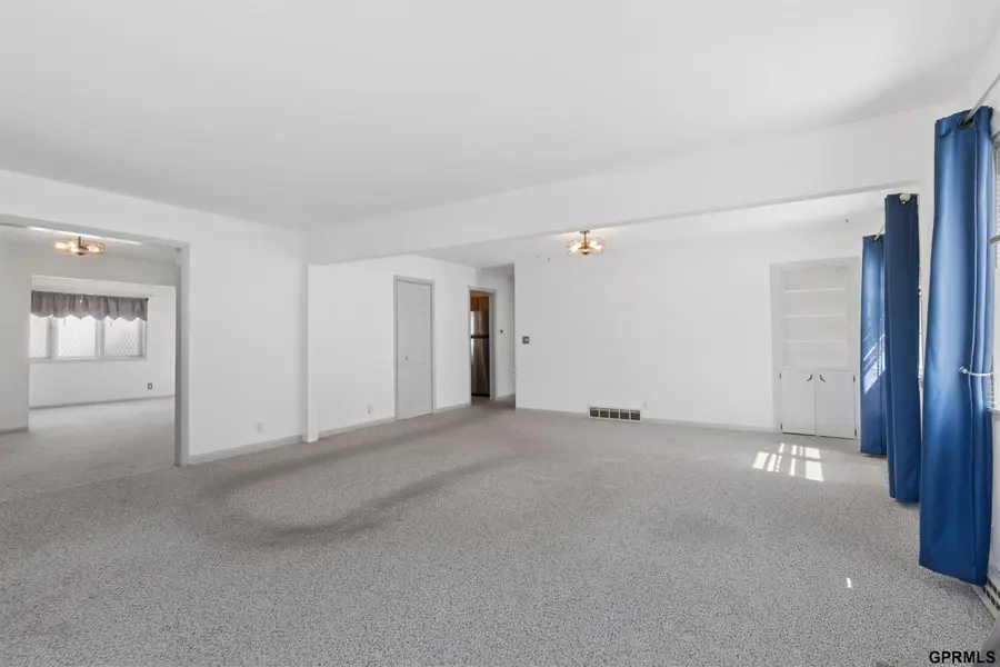 608 W Mission Avenue, Bellevue, NE 68005 - #3