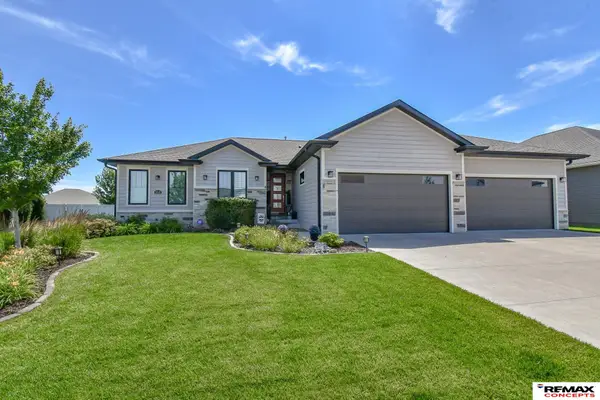 9820 Fairbury Lane, Lincoln, NE 68516