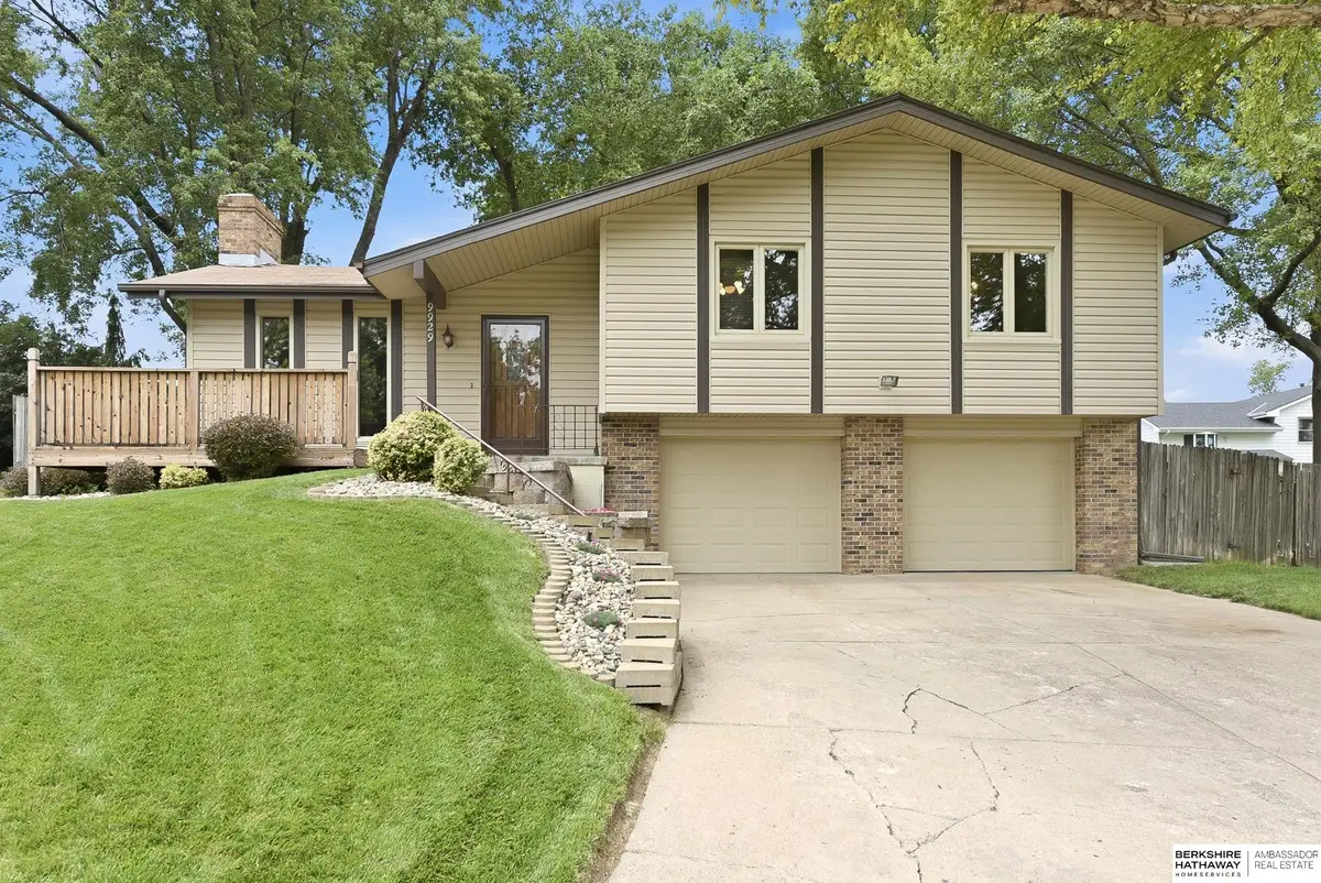 9929 P Circle, Omaha, NE 68127 - #1