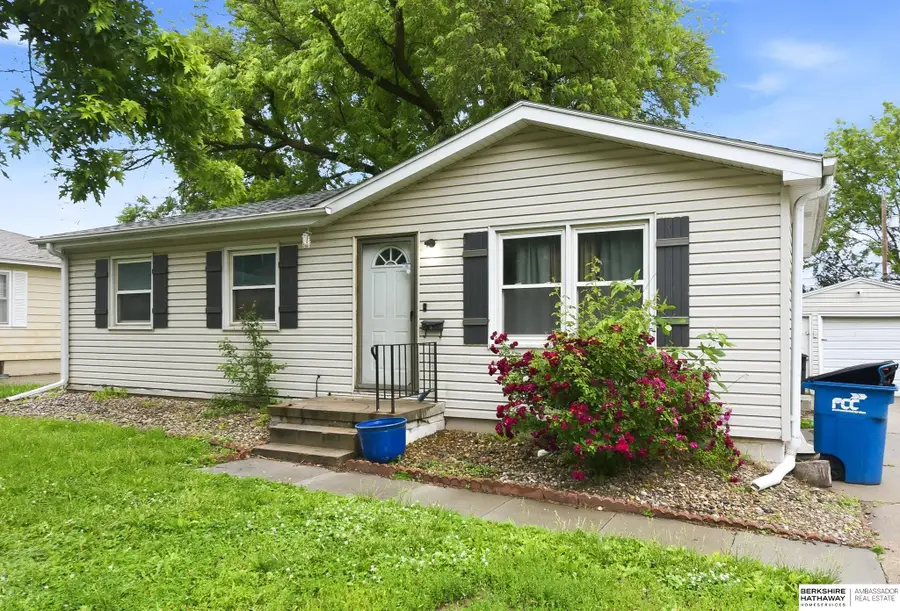 8660 Westridge Drive, Omaha, NE 68124 - #2