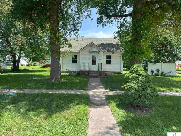 906 Stephens Avenue, Dorchester, NE 68343