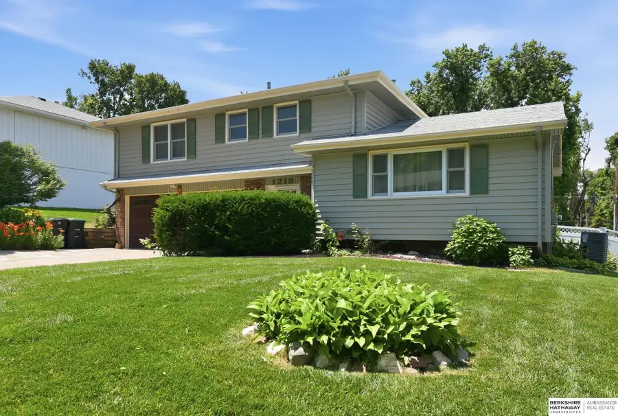 1218 S 164th Avenue, Omaha, NE 68130 - #2