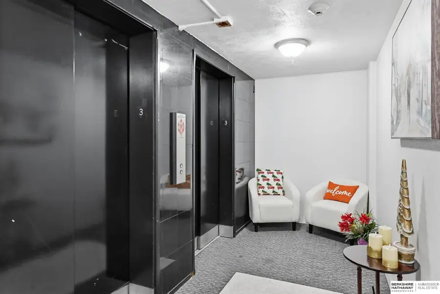 105 N 31st Avenue #302, Omaha, NE 68131 - #3