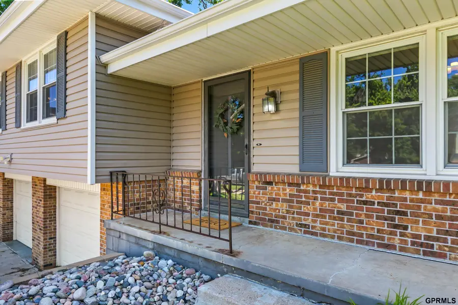 9806 O Circle, Omaha, NE 68127 - #3