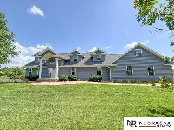 11701 Raymond Road, Waverly, NE 68462