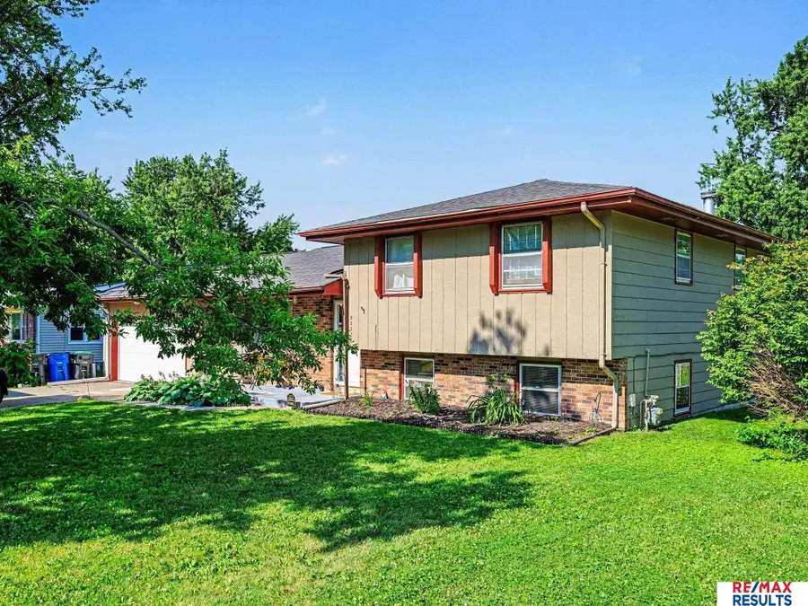 20272 Pinkney Street, Elkhorn, NE 68022 - #3