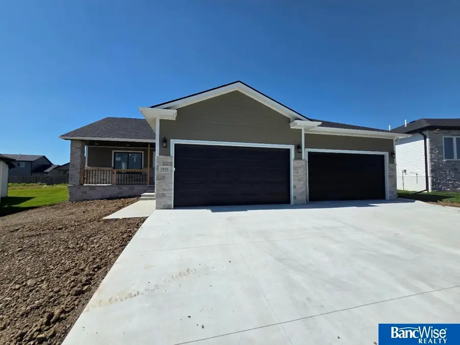 7919 Kallum Drive, Lincoln, NE 68516 - #2