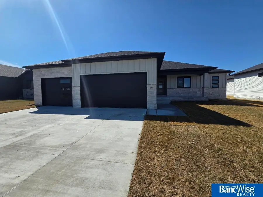 9511 Dalton Drive, Lincoln, NE 68516 - #2