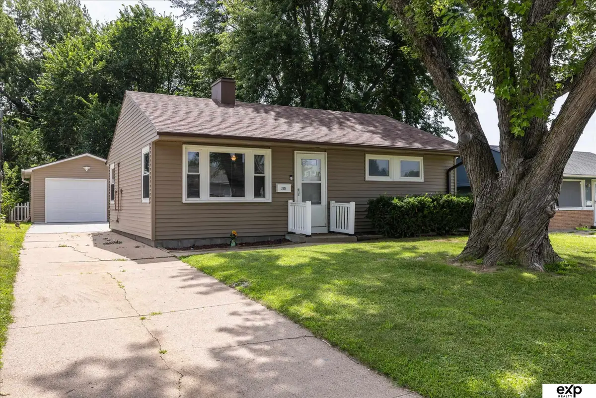 3103 S 38th Avenue, Omaha, NE 68105 - #1