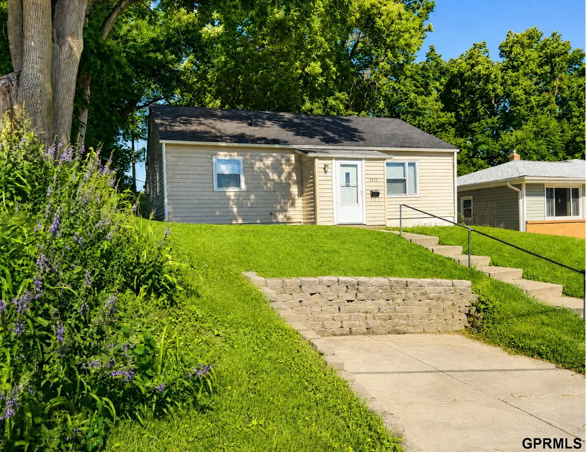 2122 S 46 Street S, Omaha, NE 68106 - #1