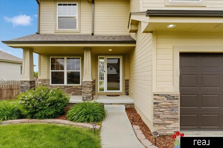 15676 King Street, Bennington, NE 68007 - #2