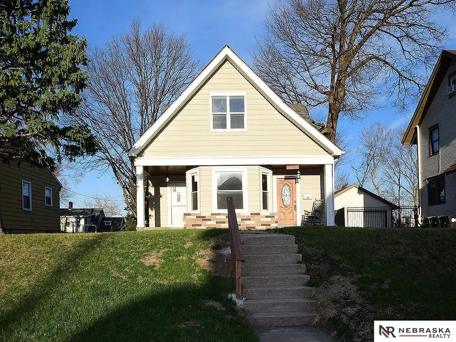 2146 S 34th Street, Omaha, NE 68105 - #2