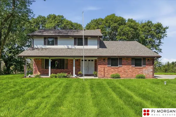 11011 Cromwell Drive, Lincoln, NE 68516