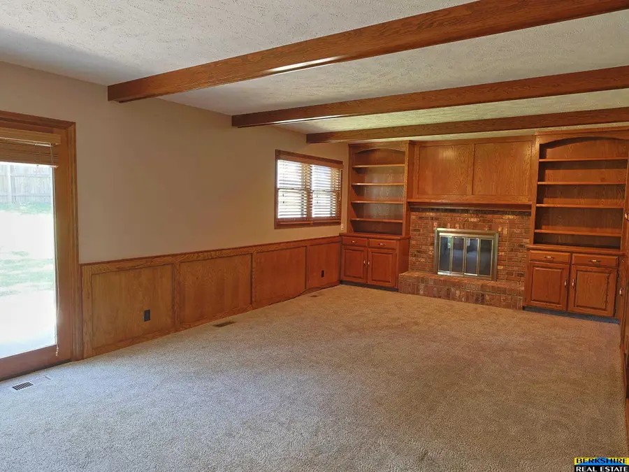 904 Iron Road, Papillion, NE 68046 - #3
