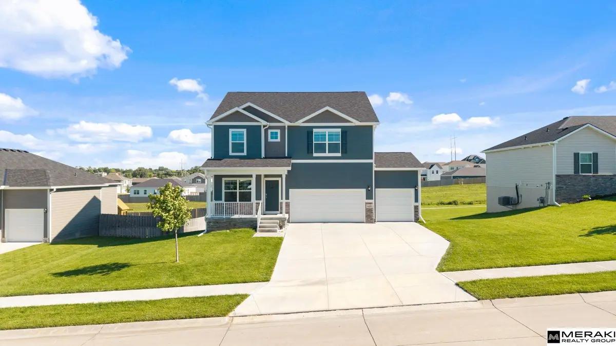 6409 Peters Parkway, Papillion, NE 68157 - #1
