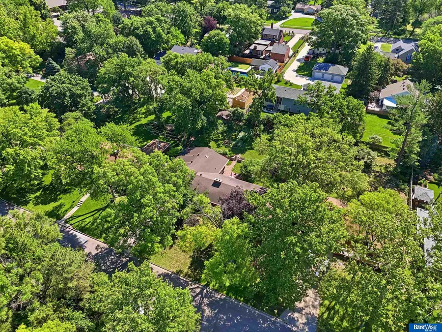 3820 S 39th Street, Lincoln, NE 68506 - #3