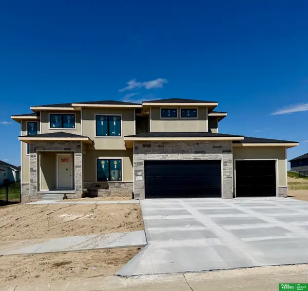 10714 S 219th Avenue, Gretna, NE 68028