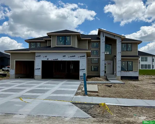 5427 N 213th Avenue, Elkhorn, NE 68022