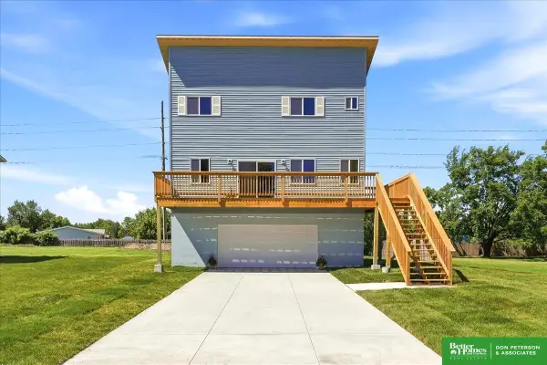 504 Hidden Meadows Drive, Fremont, NE 68025