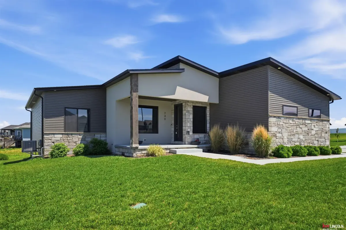740 W Panorama Road, Lincoln, NE 68523 - #1