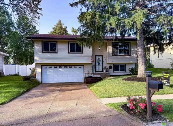 411 Sante Fe Trail, Lincoln, NE 68521