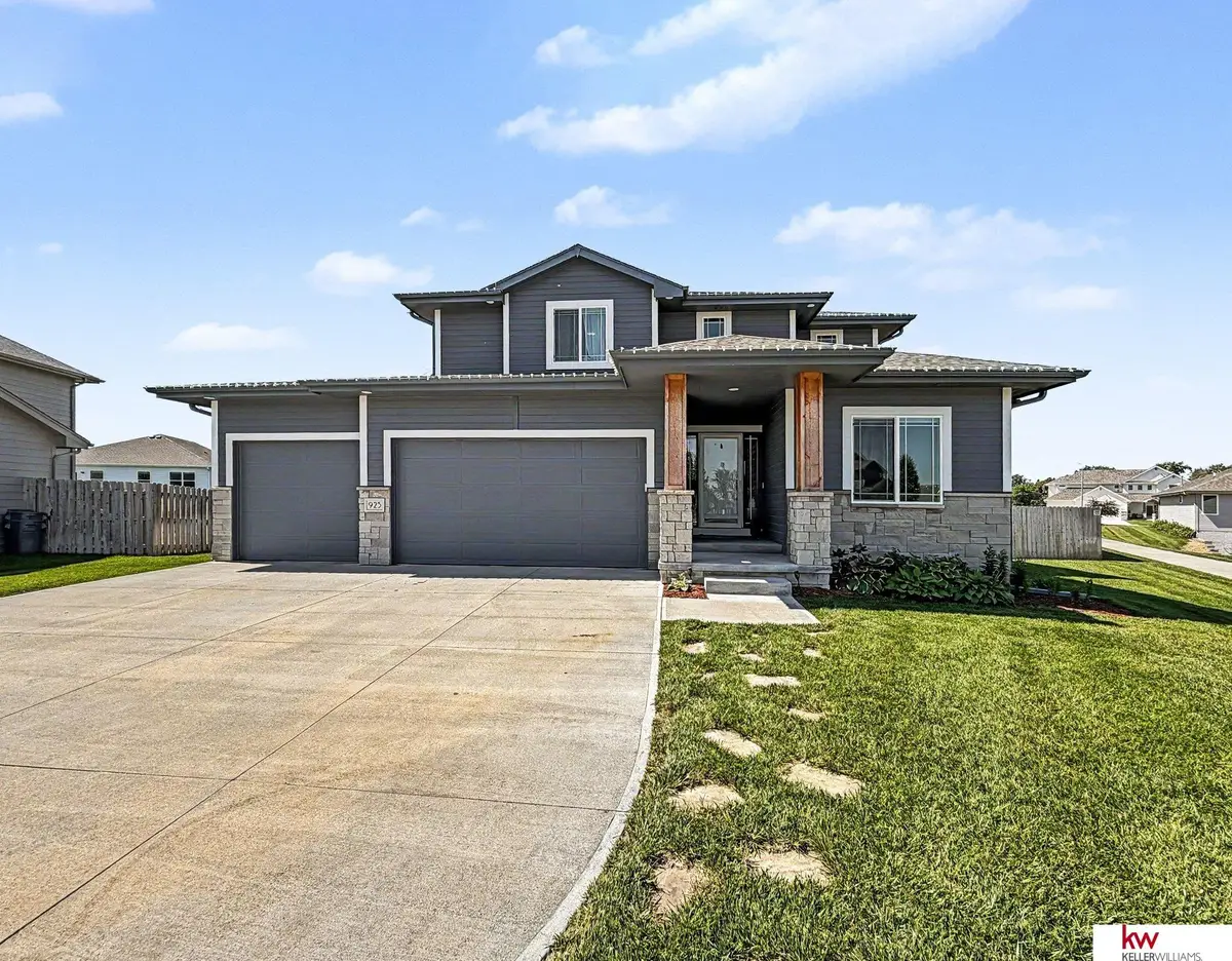 925 Elm Circle, Springfield, NE 68059 - #1