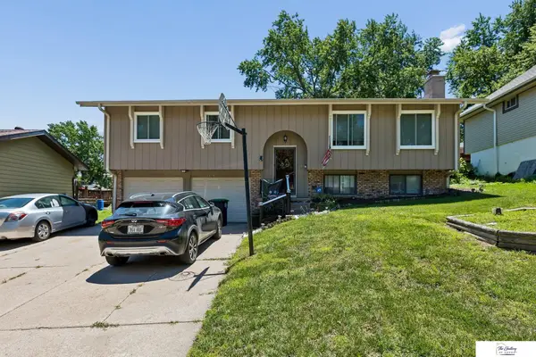 13917 X Circle, Omaha, NE 68137