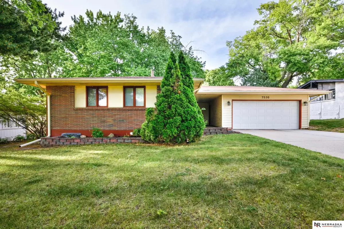 7530 Vine Street, Lincoln, NE 68505 - #1