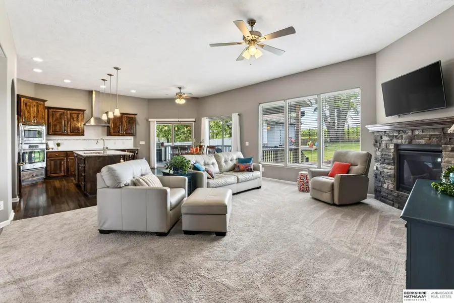 5255 Waterford Avenue Circle, Papillion, NE 68133 - #2