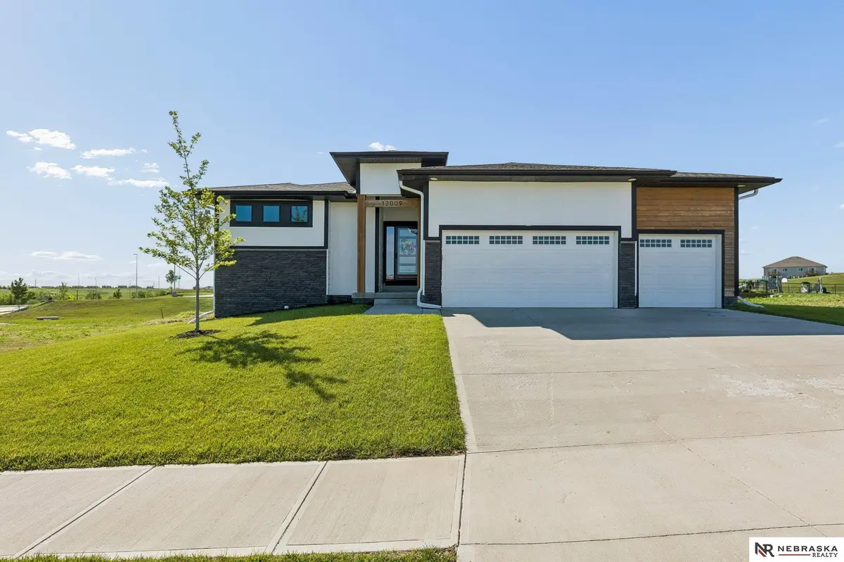 12009 Windsor Drive, Papillion, NE 68046 - #1
