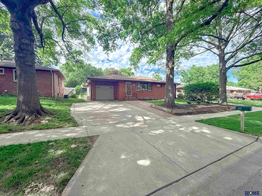 7920 Steinway Road, Lincoln, NE 68505 - #2