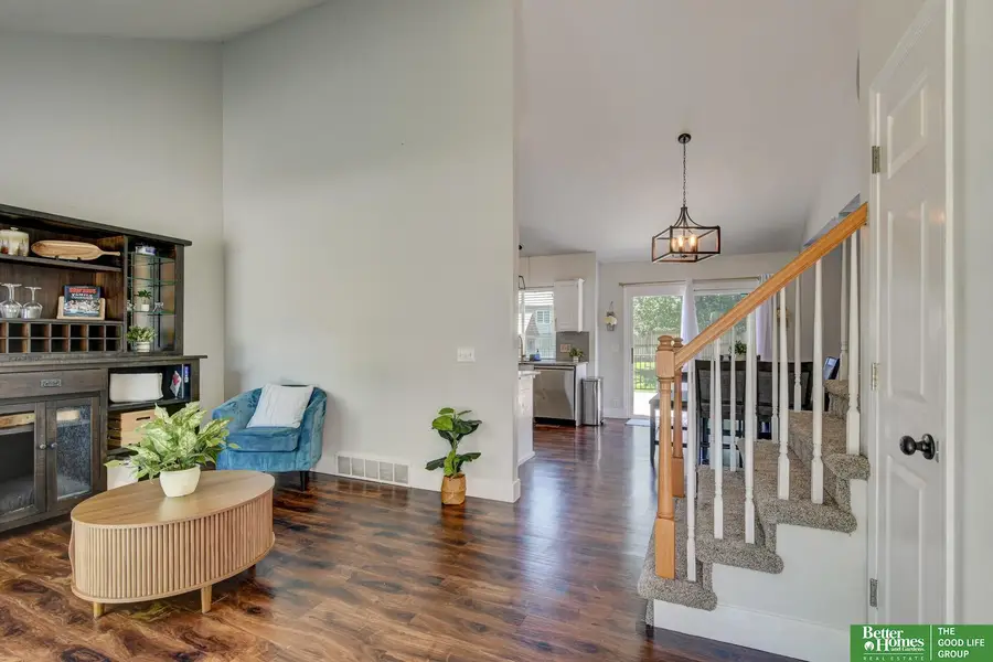 827 Fenwick Street, Papillion, NE 68046 - #2