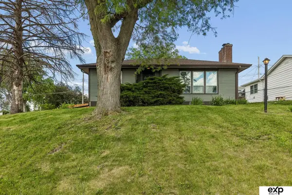 4001 S 39th Street, Omaha, NE 68107