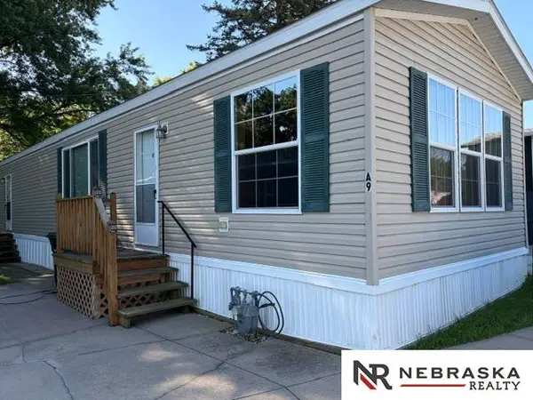 3701 Mckinley Street #A9, Omaha, NE 68112