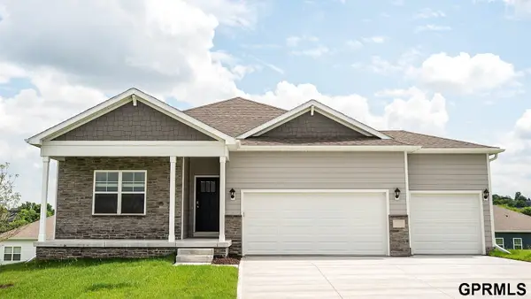 5702 N 181st Street, Elkhorn, NE 68022