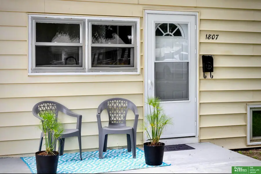 1807 Warren Street, Bellevue, NE 68005 - #2