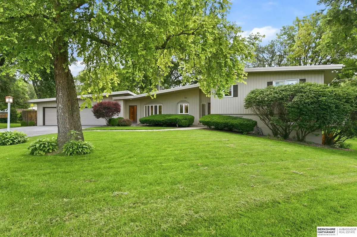 8101 Walnut Circle, Omaha, NE 68124 - #1