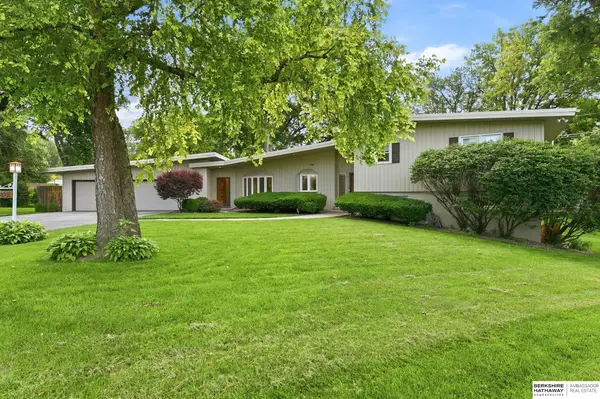 8101 Walnut Circle, Omaha, NE 68124