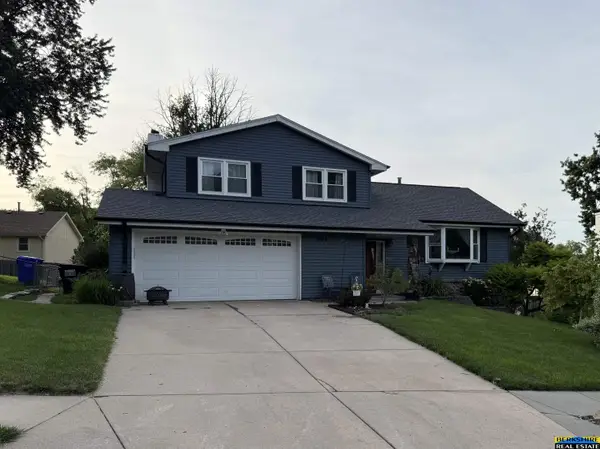 904 W Perry Street, Papillion, NE 68046