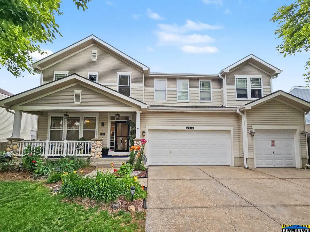 2340 Sand Hills Drive, Papillion, NE 68046 - #1
