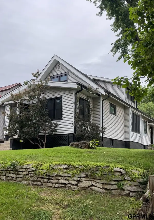 702 Hickory Street, Omaha, NE 68108
