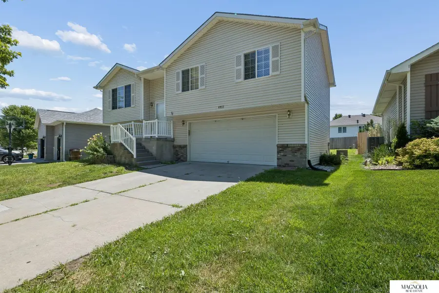 6933 N Steamboat Drive, Lincoln, NE 68521 - #2