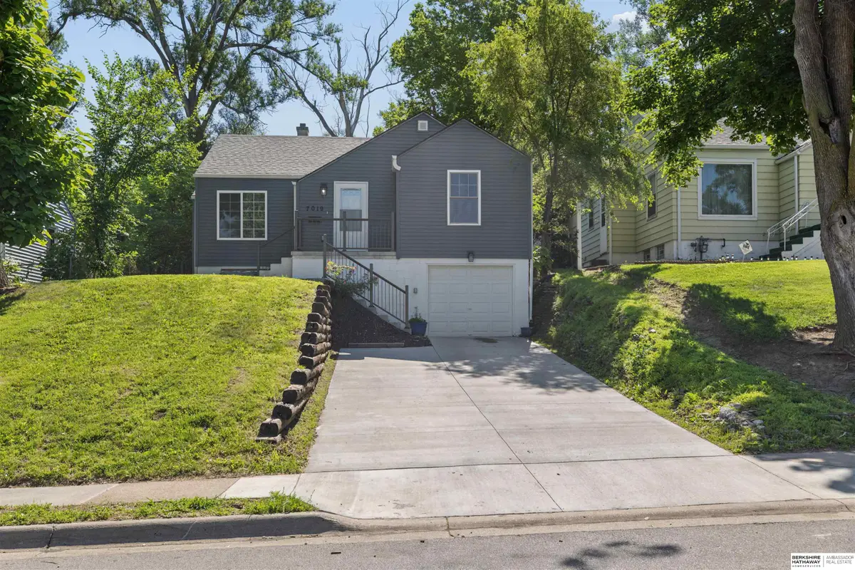 7019 N 33rd Street, Omaha, NE 68112 - #1